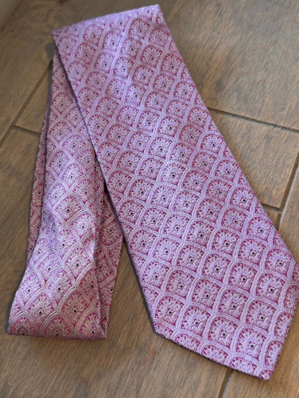 Striking! Hart Schaffner Marx Silk Tie